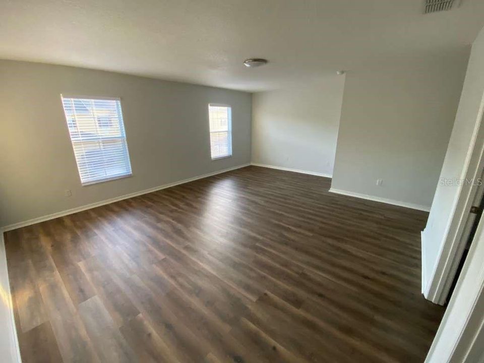 For Rent: $2,400 (3 beds, 2 baths, 1828 Square Feet)