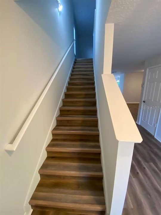 For Rent: $2,400 (3 beds, 2 baths, 1828 Square Feet)