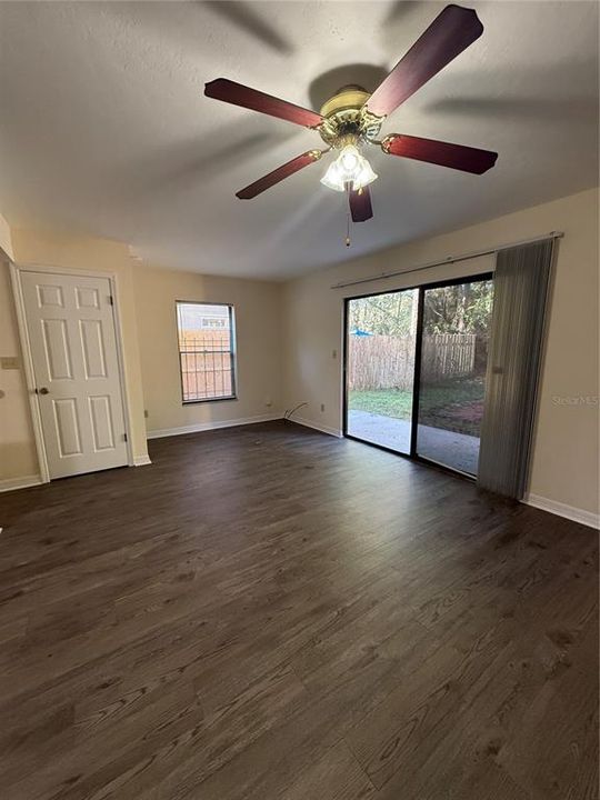 出租: $1,175 (2 贝兹, 1 浴室, 1120 平方英尺)