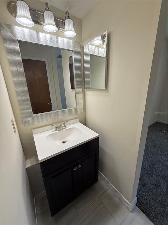 出租: $1,175 (2 贝兹, 1 浴室, 1120 平方英尺)