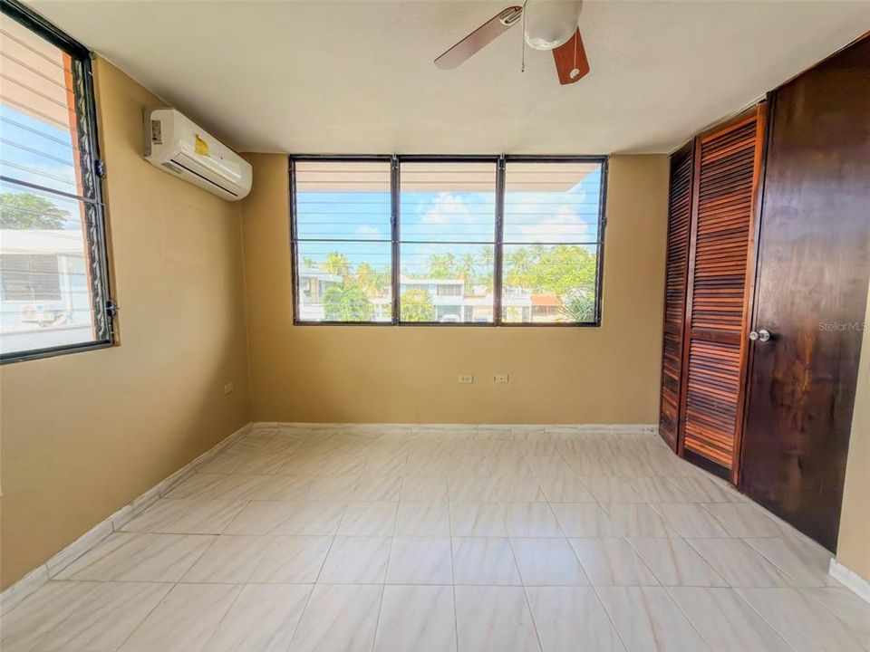 На продажу: $450,000 (2 спален, 1 ванн, 1200 Квадратных фут)