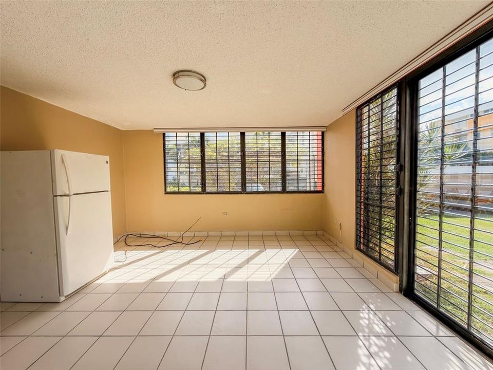 На продажу: $450,000 (2 спален, 1 ванн, 1200 Квадратных фут)