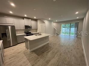 En Renta: $2,350 (3 camas, 2 baños, 1687 Pies cuadrados)