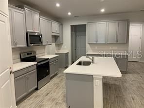 En Renta: $2,350 (3 camas, 2 baños, 1687 Pies cuadrados)