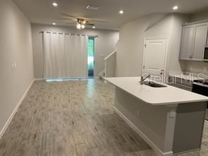 En Renta: $2,350 (3 camas, 2 baños, 1687 Pies cuadrados)