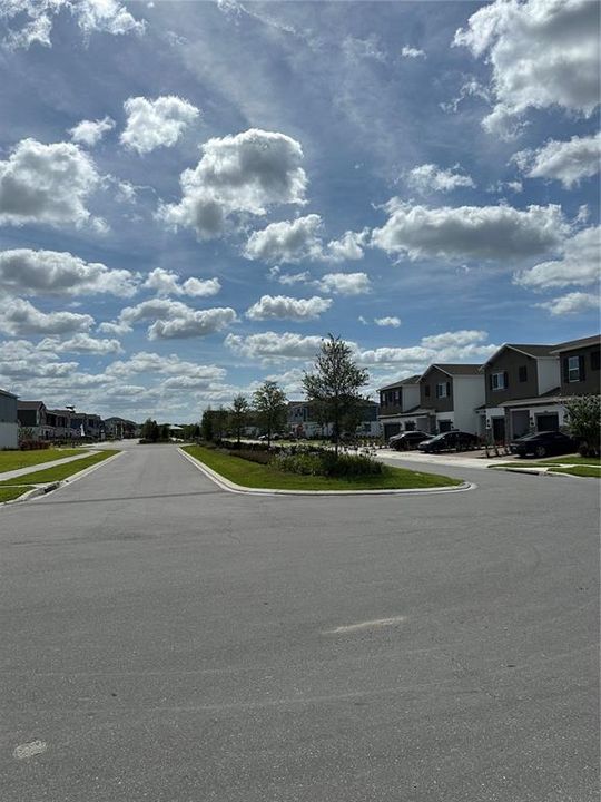 出租: $2,400 (3 贝兹, 2 浴室, 1484 平方英尺)