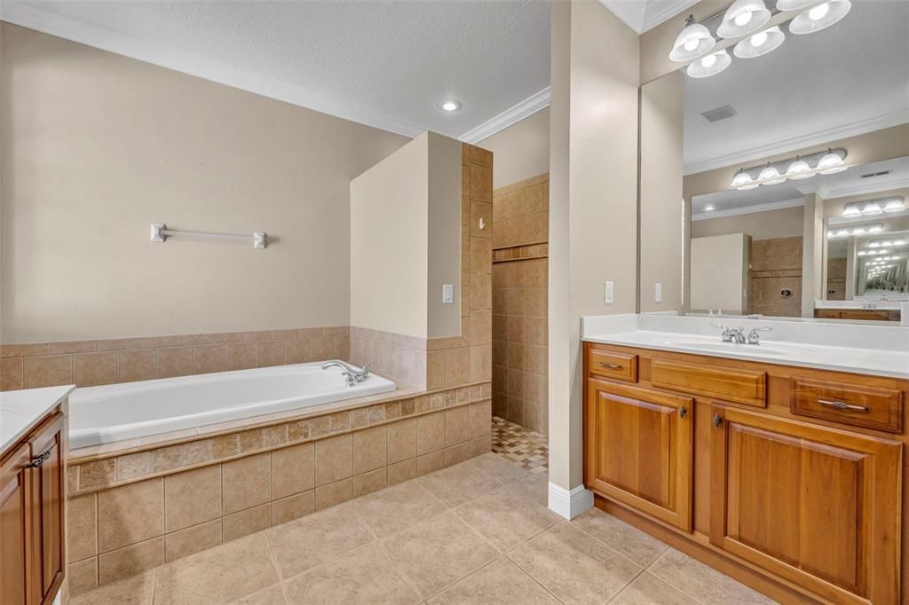 For Sale: $579,000 (3 beds, 3 baths, 3220 Square Feet)