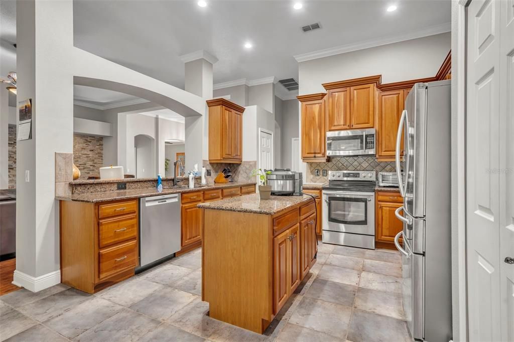 For Sale: $579,000 (3 beds, 3 baths, 3220 Square Feet)