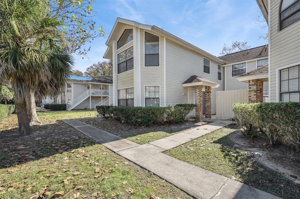 For Rent: $1,900 (3 beds, 2 baths, 1250 Square Feet)