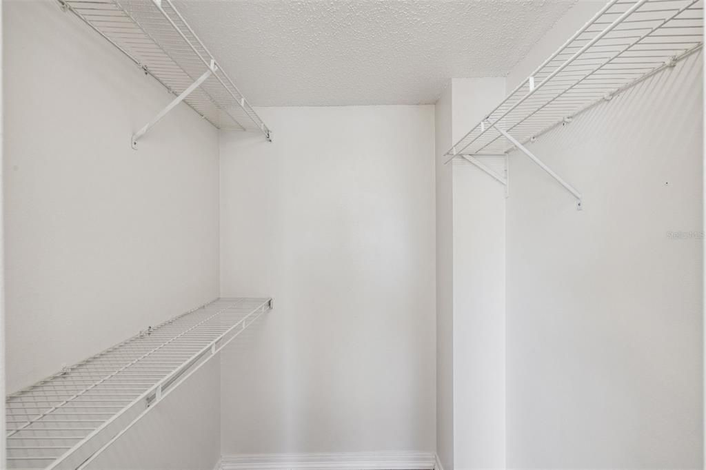 For Rent: $1,900 (3 beds, 2 baths, 1250 Square Feet)