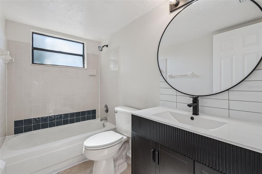 For Rent: $1,900 (3 beds, 2 baths, 1250 Square Feet)