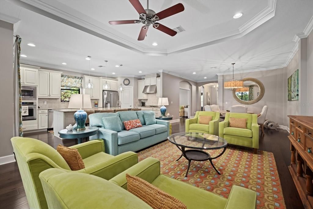 For Sale: $795,000 (3 beds, 3 baths, 2275 Square Feet)