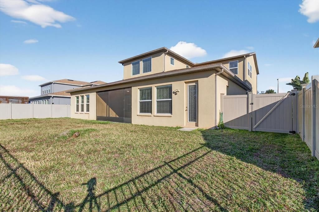 For Sale: $800,000 (5 beds, 4 baths, 4439 Square Feet)