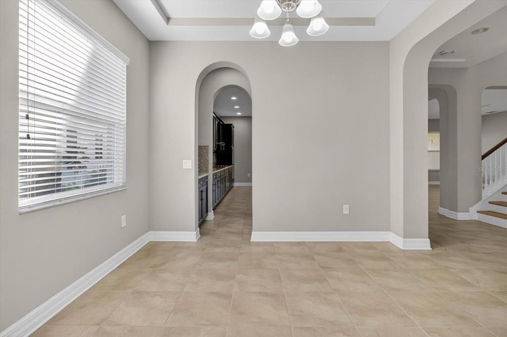 For Sale: $800,000 (5 beds, 4 baths, 4439 Square Feet)