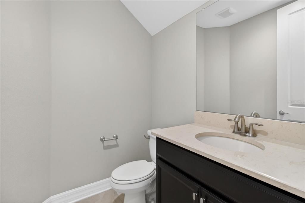 For Sale: $800,000 (5 beds, 4 baths, 4439 Square Feet)