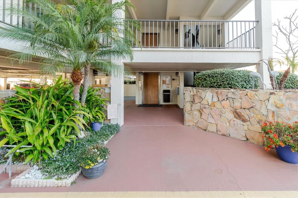 For Sale: $274,000 (2 beds, 2 baths, 1399 Square Feet)