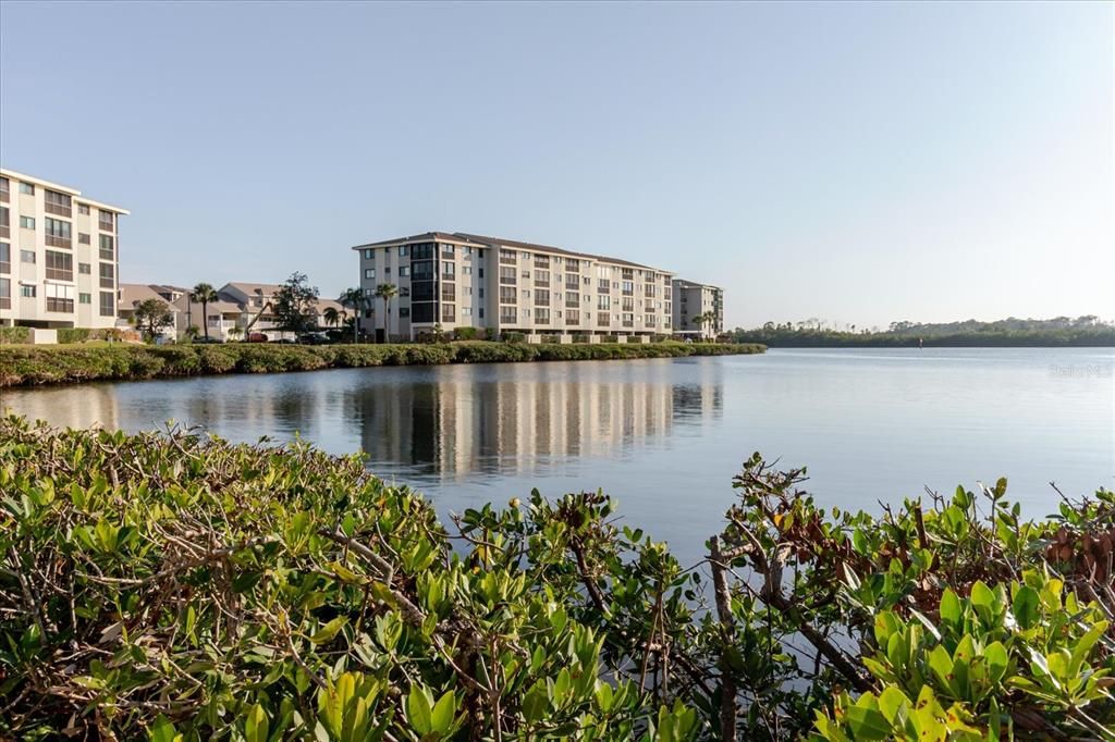 For Sale: $274,000 (2 beds, 2 baths, 1399 Square Feet)