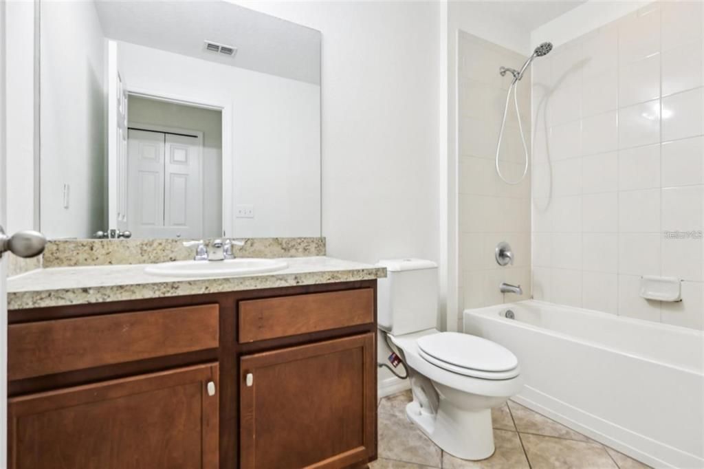 En Renta: $3,100 (5 camas, 3 baños, 3207 Pies cuadrados)