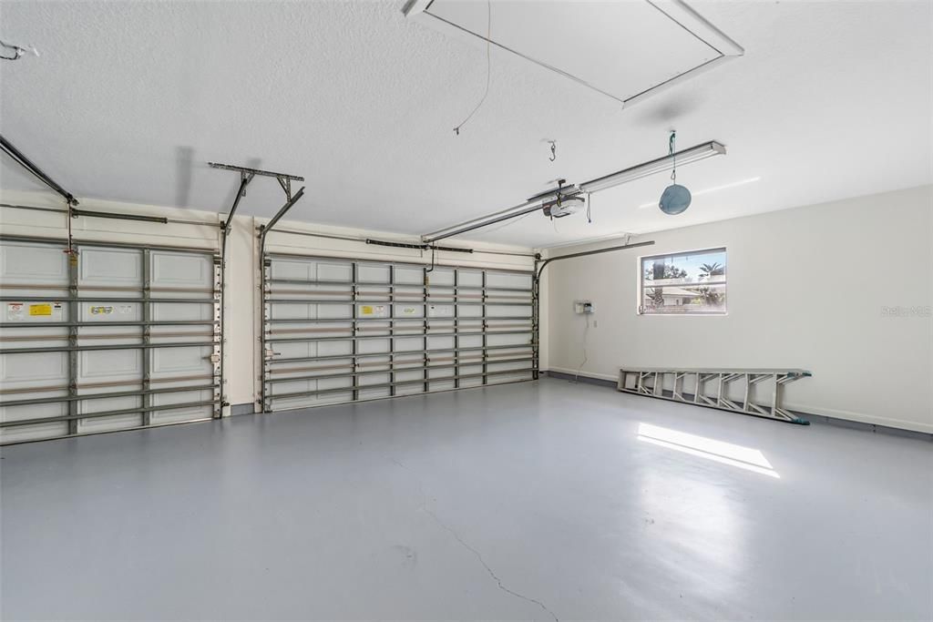 For Sale: $1,195,000 (3 beds, 2 baths, 2558 Square Feet)