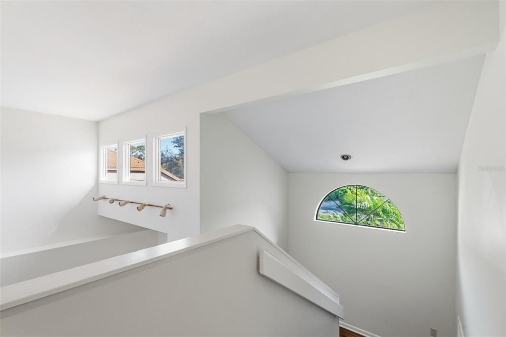 For Sale: $1,195,000 (3 beds, 2 baths, 2558 Square Feet)