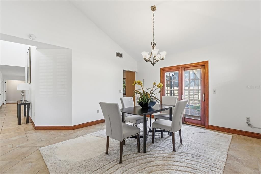 For Sale: $1,195,000 (3 beds, 2 baths, 2558 Square Feet)