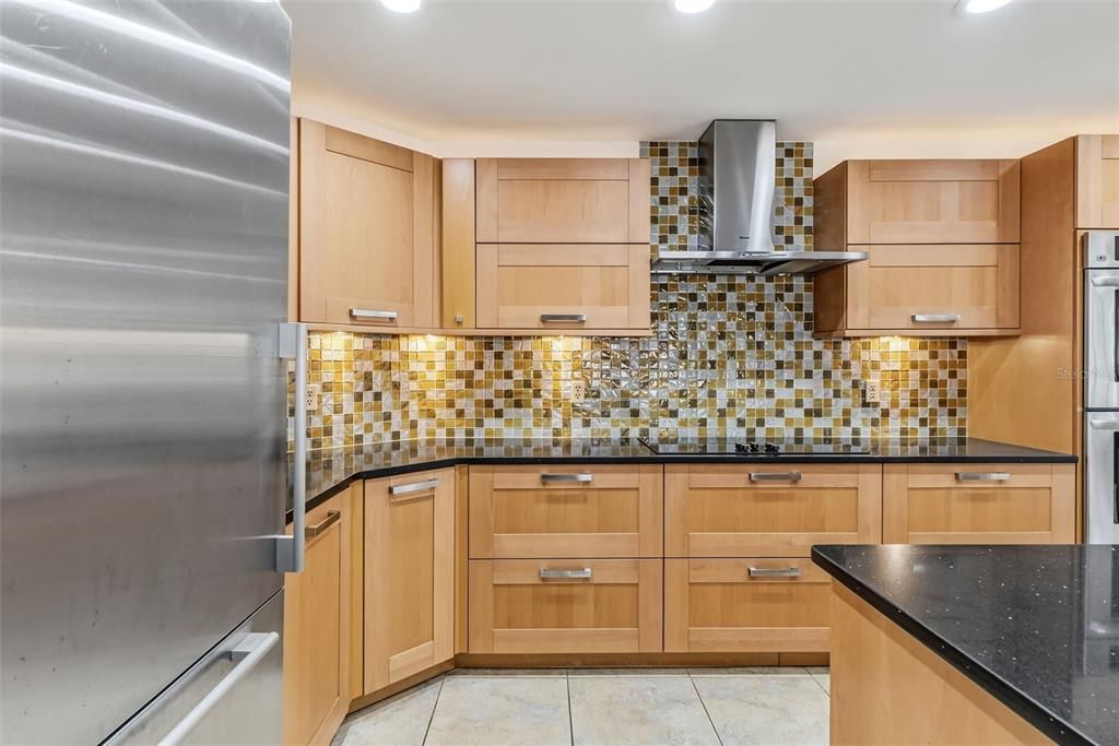 For Sale: $1,195,000 (3 beds, 2 baths, 2558 Square Feet)