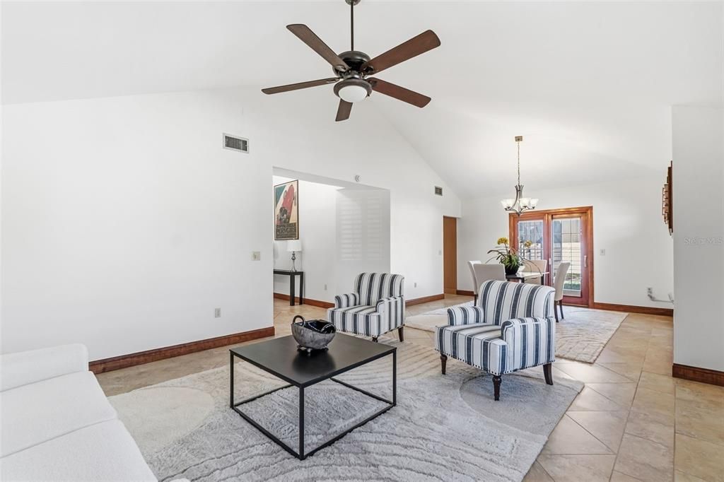 For Sale: $1,195,000 (3 beds, 2 baths, 2558 Square Feet)