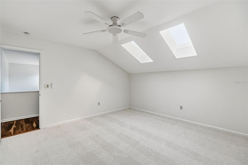 For Sale: $1,195,000 (3 beds, 2 baths, 2558 Square Feet)