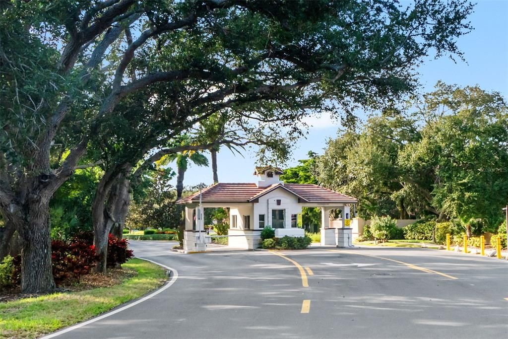 For Sale: $1,195,000 (3 beds, 2 baths, 2558 Square Feet)