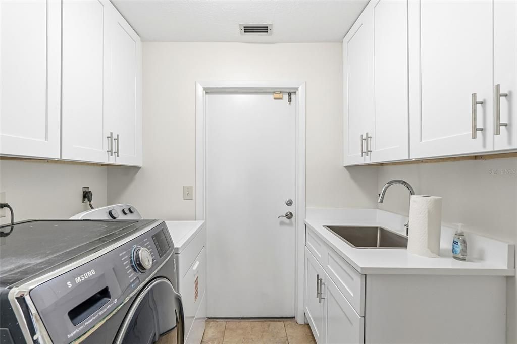 For Sale: $1,195,000 (3 beds, 2 baths, 2558 Square Feet)