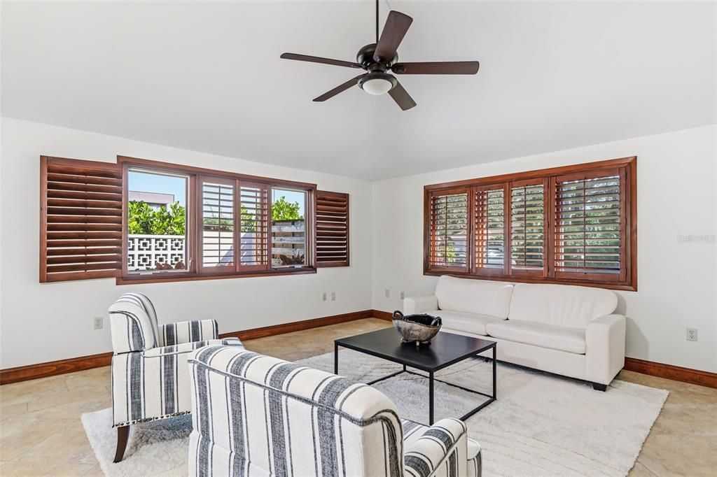 For Sale: $1,195,000 (3 beds, 2 baths, 2558 Square Feet)