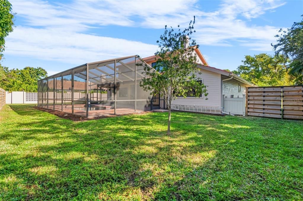 For Sale: $1,195,000 (3 beds, 2 baths, 2558 Square Feet)