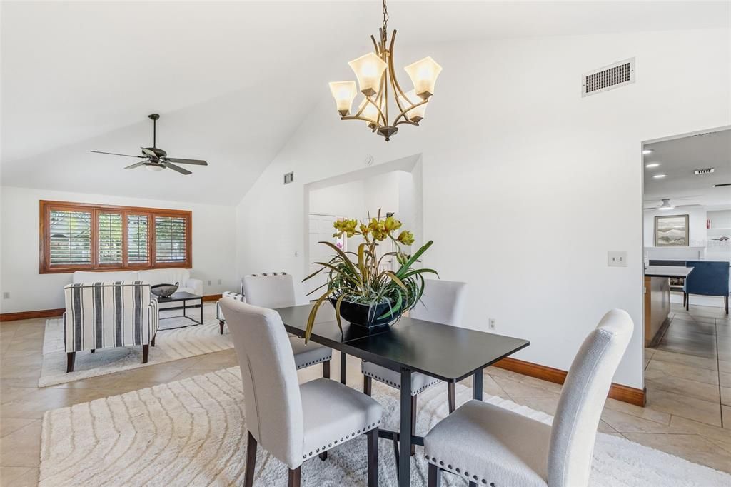 For Sale: $1,195,000 (3 beds, 2 baths, 2558 Square Feet)