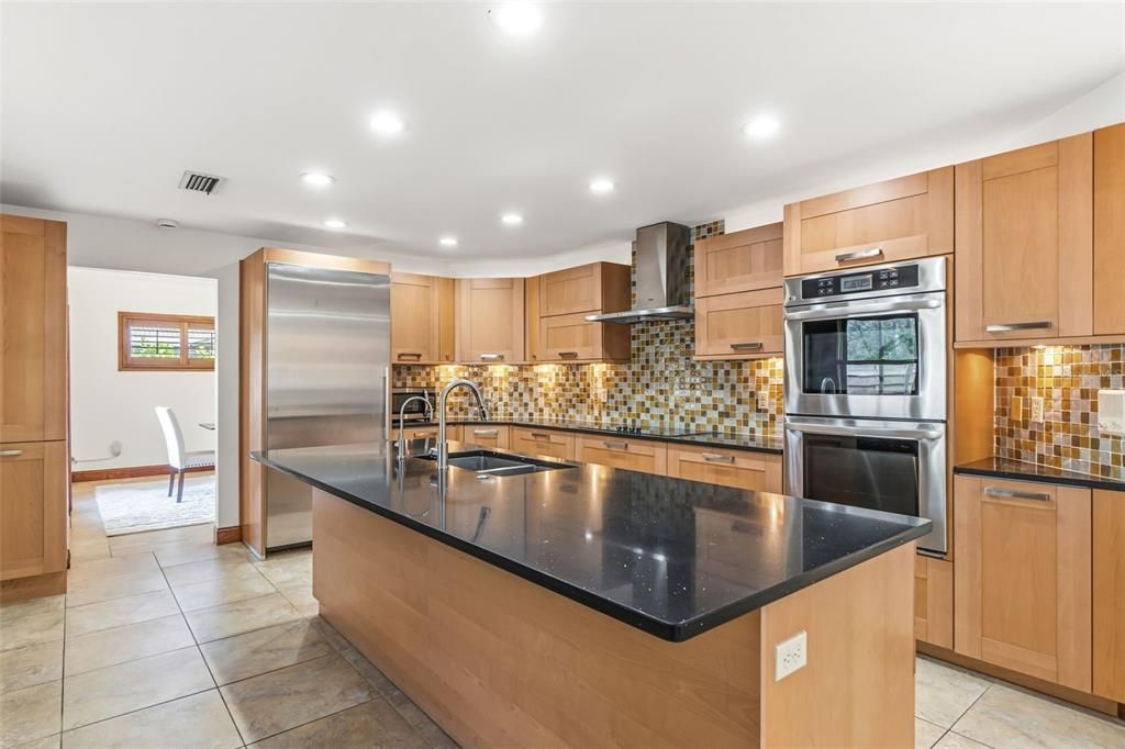 For Sale: $1,195,000 (3 beds, 2 baths, 2558 Square Feet)