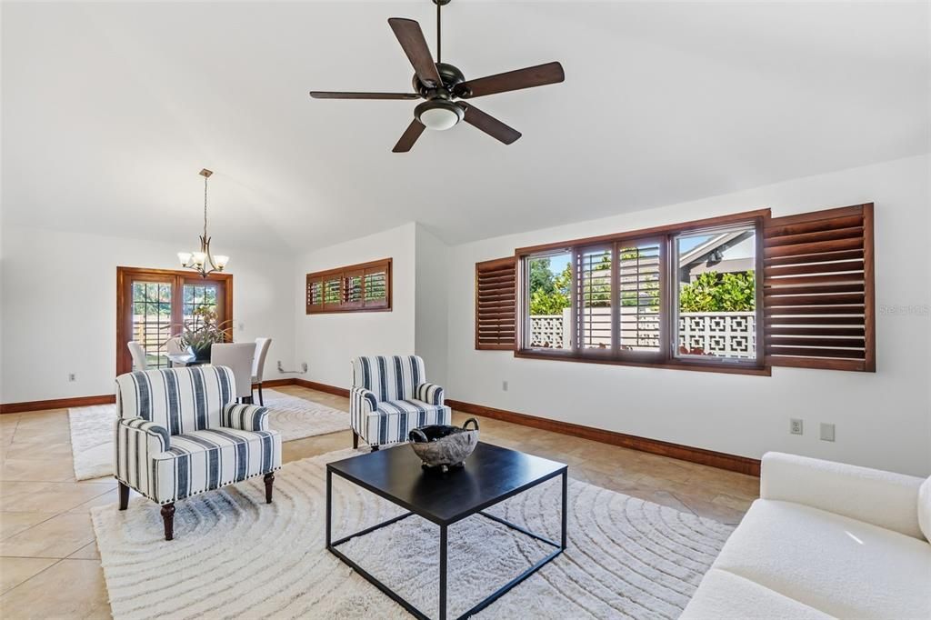 For Sale: $1,195,000 (3 beds, 2 baths, 2558 Square Feet)