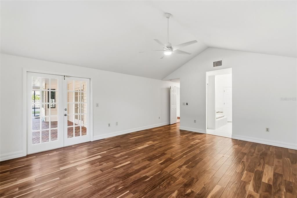 For Sale: $1,195,000 (3 beds, 2 baths, 2558 Square Feet)