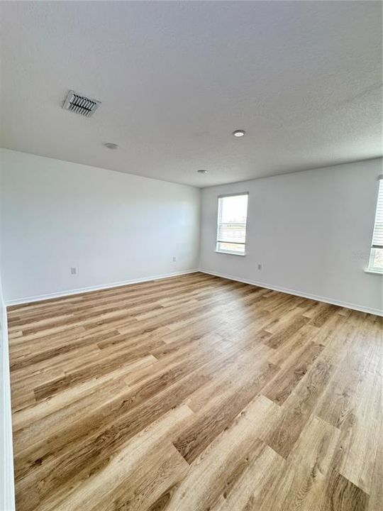 На продажу: $365,990 (5 спален, 3 ванн, 2362 Квадратных фут)