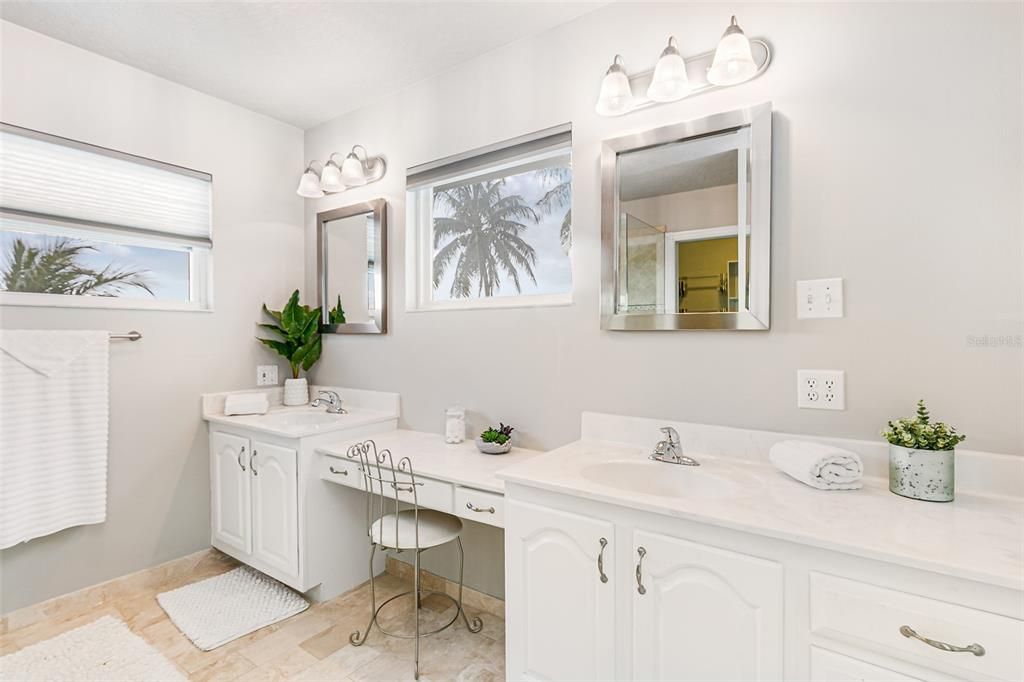 待售: $2,700,000 (4 贝兹, 4 浴室, 4021 平方英尺)