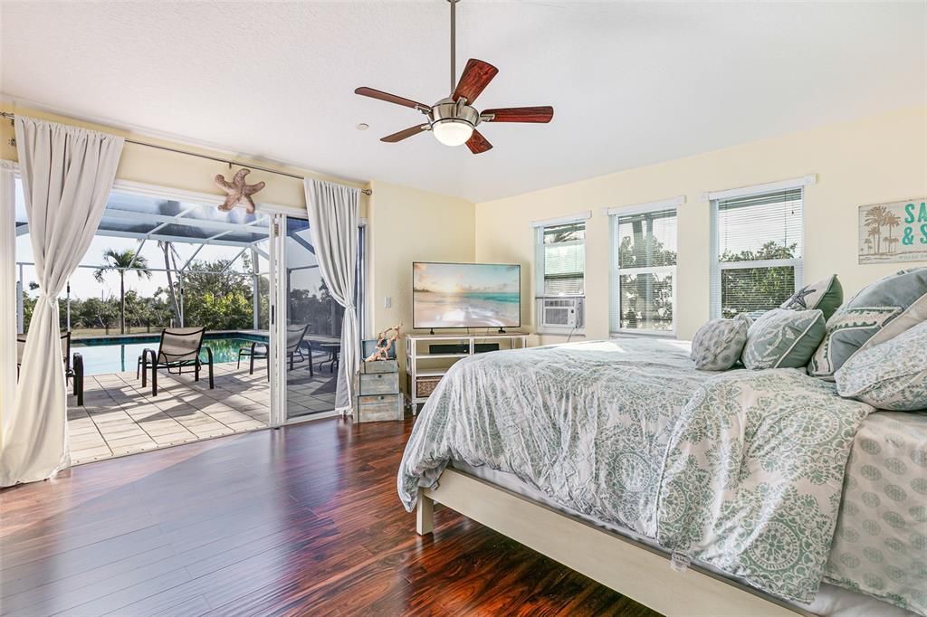 待售: $2,700,000 (4 贝兹, 4 浴室, 4021 平方英尺)