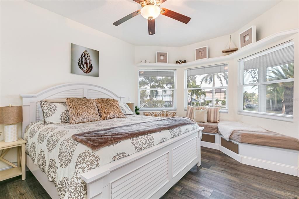 待售: $2,700,000 (4 贝兹, 4 浴室, 4021 平方英尺)