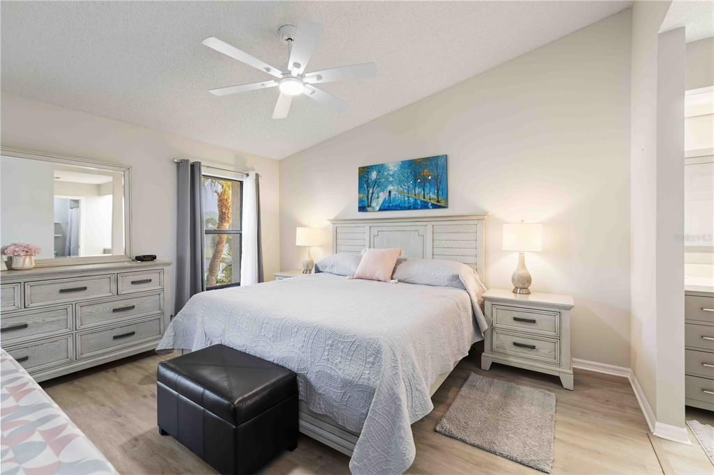 En Venta: $274,995 (2 camas, 2 baños, 1072 Pies cuadrados)