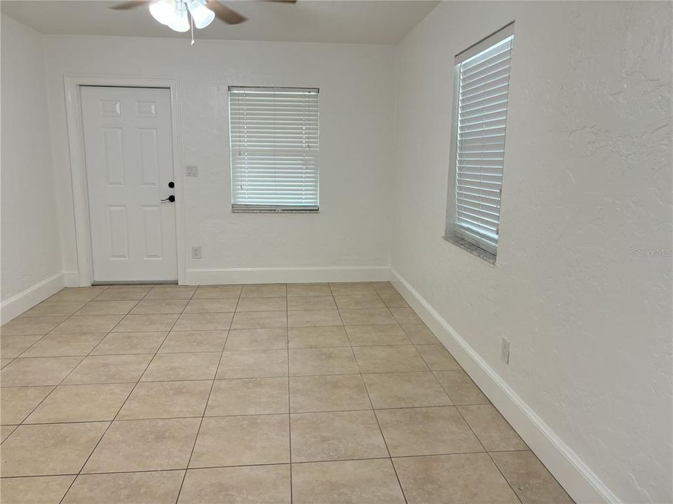 出租: $2,650 (3 贝兹, 2 浴室, 1254 平方英尺)