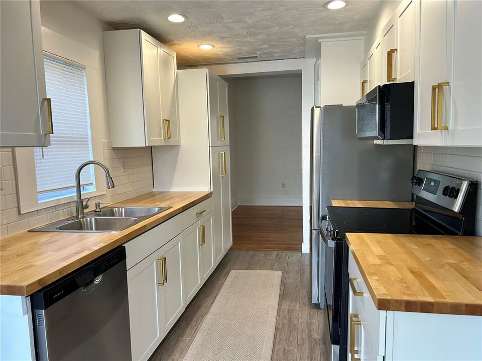 En Venta: $624,900 (2 camas, 1 baños, 1054 Pies cuadrados)