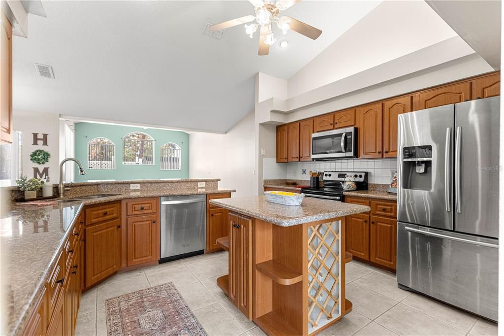 For Sale: $369,000 (3 beds, 2 baths, 2150 Square Feet)