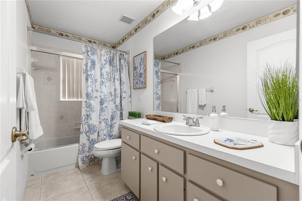 For Sale: $369,000 (3 beds, 2 baths, 2150 Square Feet)