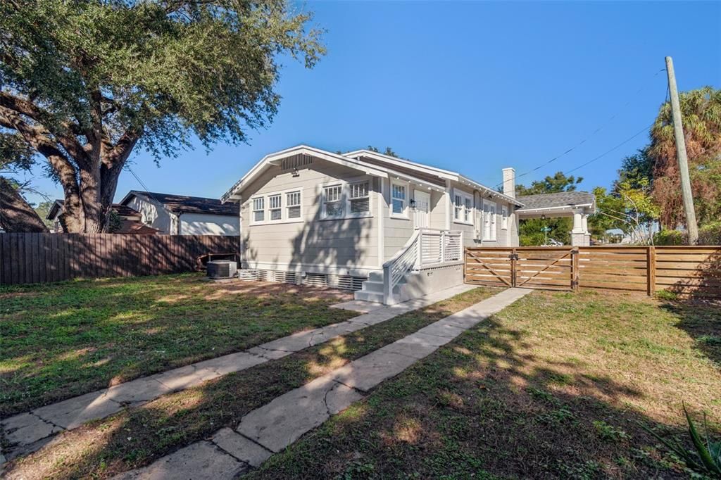 En Venta: $450,000 (3 camas, 2 baños, 1104 Pies cuadrados)