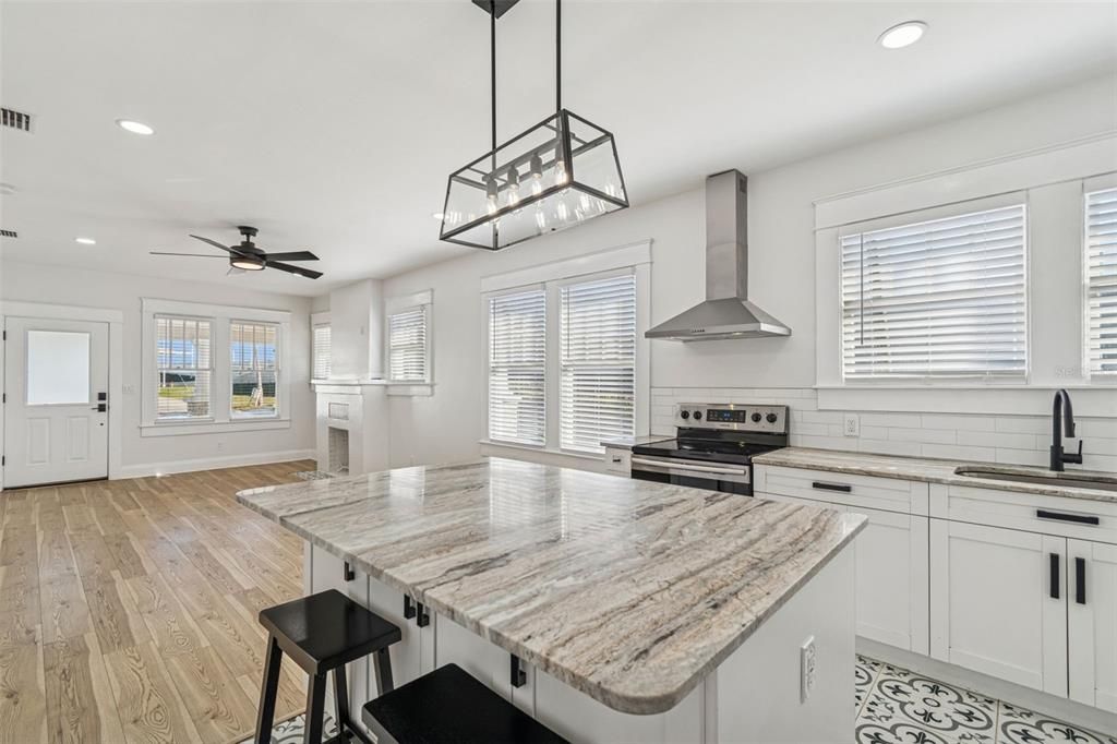 En Venta: $450,000 (3 camas, 2 baños, 1104 Pies cuadrados)