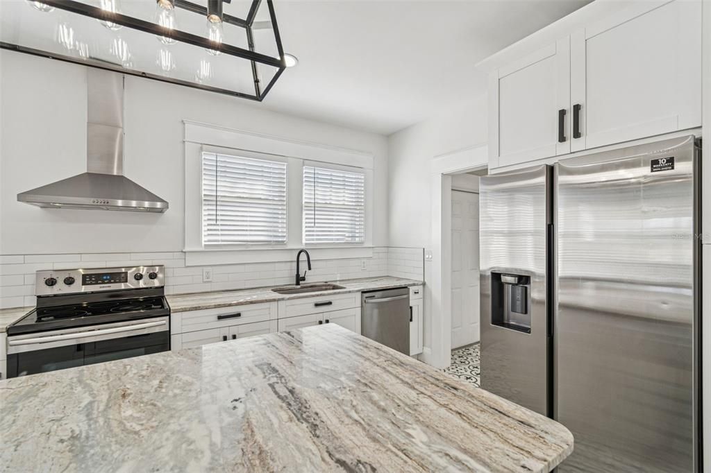 En Venta: $450,000 (3 camas, 2 baños, 1104 Pies cuadrados)