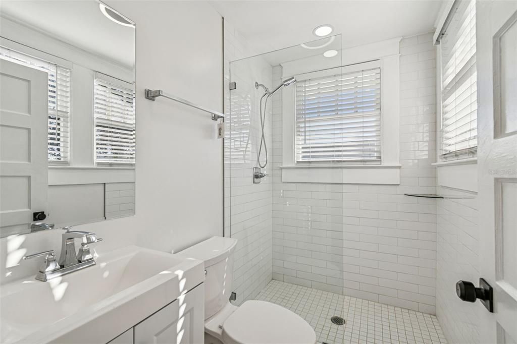 En Venta: $450,000 (3 camas, 2 baños, 1104 Pies cuadrados)