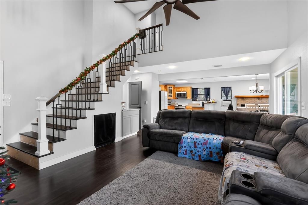 En Venta: $570,000 (3 camas, 2 baños, 1452 Pies cuadrados)